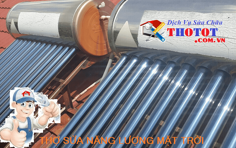 Thợ sửa máy nước nóng năng lượng mặt trời