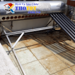Súc rửa vệ sinh bình năng lượng mặt trời quận 8