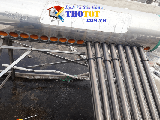 Vệ sinh máy nước nóng năng lượng mặt trời quận 7