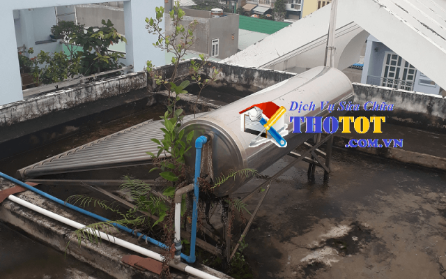 bảo trì máy nước nóng năng lượng mặt trời