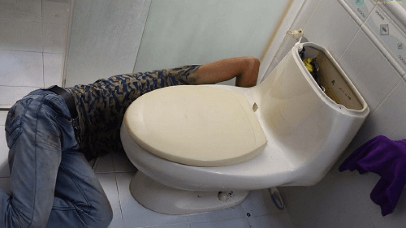 Sửa chữa thay thế bồn cầu
